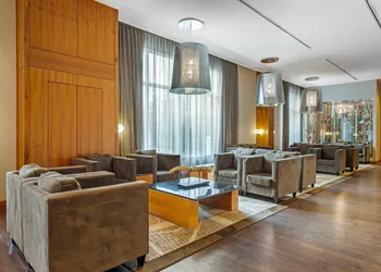 Radisson Hotel & Conference Centre Calgary Airport hotel thumbnail 5