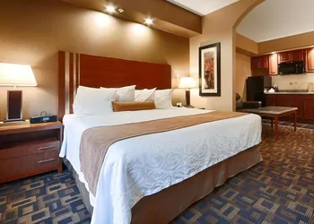 Days Inn by Wyndham Redwater hotel thumbnail 4