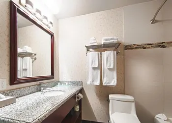 Days Inn by Wyndham Redwater hotel thumbnail 5