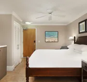 Pier House Resort & Spa hotel detail image 5