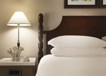Pier House Resort & Spa hotel thumbnail 6