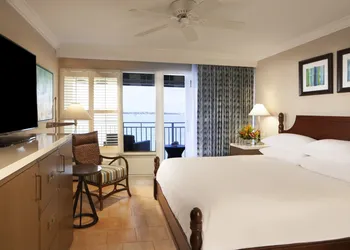 Pier House Resort & Spa hotel thumbnail 7