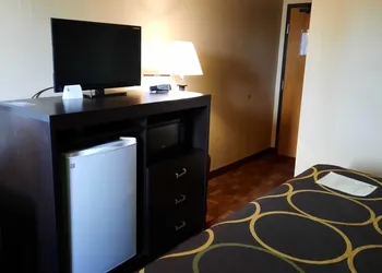 Super 8 by Wyndham Watertown hotel thumbnail 8
