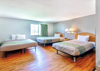 Oyo Townhouse Sulphur,LA Extended Stay I-10 hotel thumbnail 8