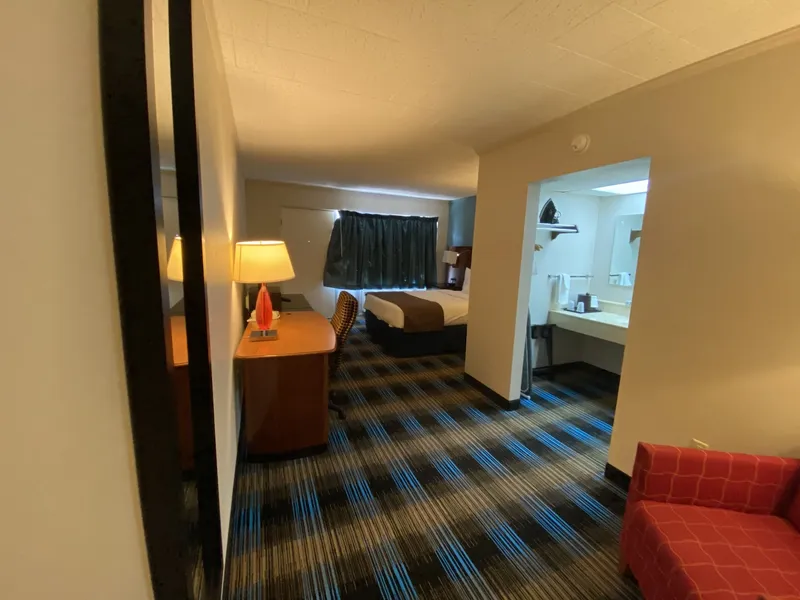 Days Inn & Suites by Wyndham St. Ignace Lakefront hotel detail image 6