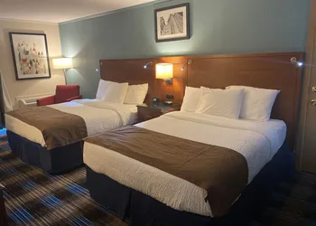 Days Inn & Suites by Wyndham St. Ignace Lakefront hotel thumbnail 7