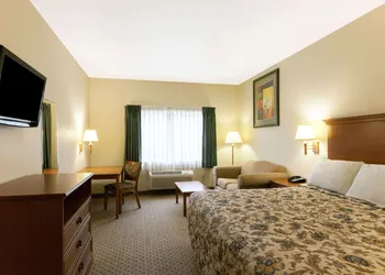 Days Inn by Wyndham San Antonio at Palo Alto hotel thumbnail 5