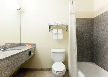 Days Inn by Wyndham San Antonio at Palo Alto hotel thumbnail 7