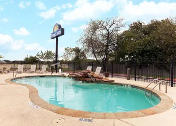 Days Inn by Wyndham San Antonio at Palo Alto hotel thumbnail 8