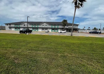 Conn Brown Harbour Inn Aransas Pass Corpus Christi hotel thumbnail 4
