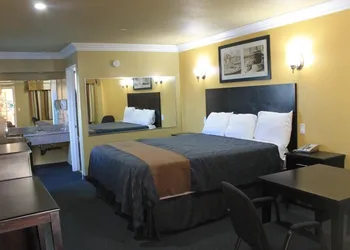 El Rancho Inn Hawthorne hotel thumbnail 4