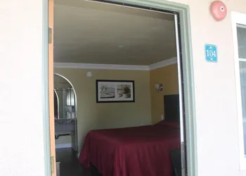 El Rancho Inn Hawthorne hotel thumbnail 8