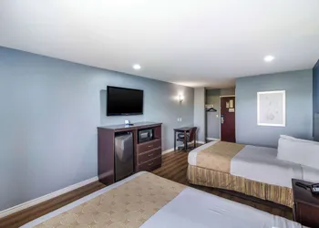 Rodeway Inn & Suites Port Arthur - Groves hotel thumbnail 7