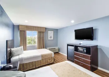 Rodeway Inn & Suites Port Arthur - Groves hotel thumbnail 8
