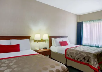 Ramada by Wyndham Hawthorne LAX / LA Stadium hotel thumbnail 5