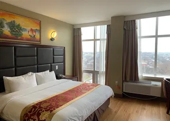 Queens Hotel hotel thumbnail 4