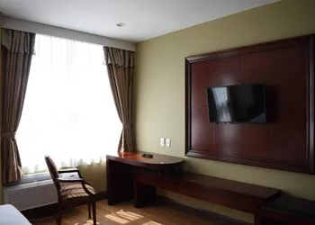 Queens Hotel hotel thumbnail 6