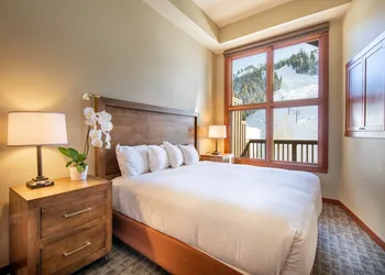 The Village at Palisades Tahoe hotel thumbnail 2