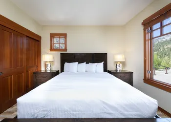 The Village at Palisades Tahoe hotel thumbnail 5