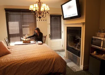 Auberge de La Tour du Lac hotel thumbnail 5