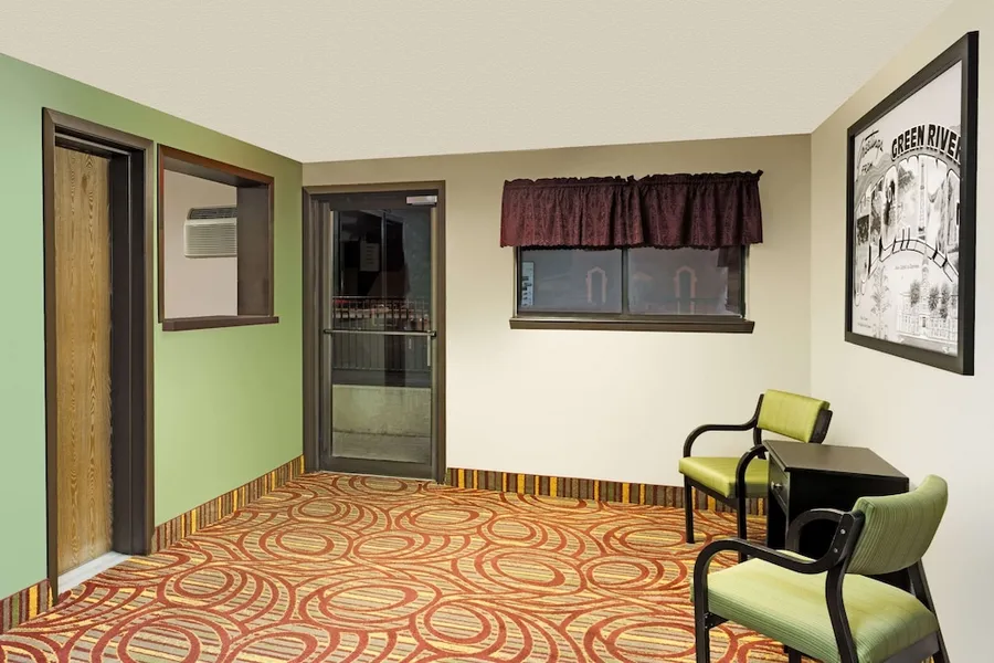 Super 8 by Wyndham Green River hotel detail image 2