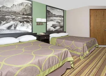 Super 8 by Wyndham Green River hotel thumbnail 6
