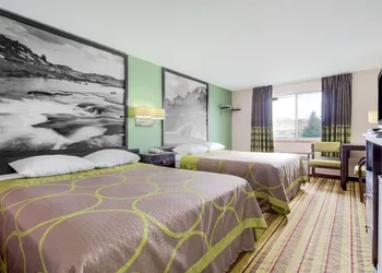 Super 8 by Wyndham Green River hotel thumbnail 7