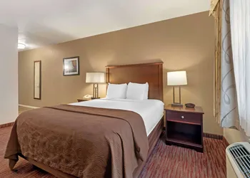 Best Western Plus Concord Inn hotel thumbnail 8