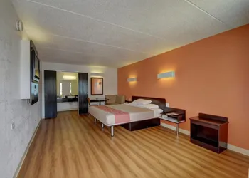 Motel 6 San Antonio, TX - Downtown - Market Square hotel thumbnail 6