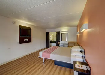 Motel 6 San Antonio, TX - Downtown - Market Square hotel thumbnail 7