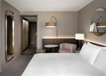Fairmont Century Plaza Los Angeles at Beverly Hills hotel thumbnail 8