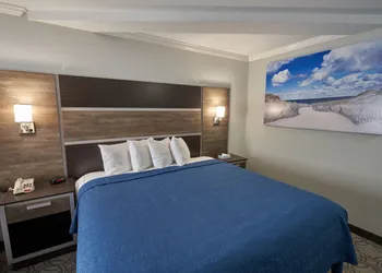 Ambassador Inn & Suites hotel thumbnail 6