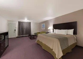 Americas Best Value Inn Alpine hotel thumbnail 7