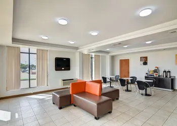 Motel 6 Lindale, TX hotel thumbnail 6