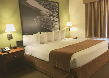 Super 8 by Wyndham Amherst NS hotel thumbnail 8