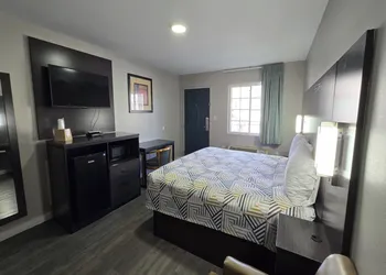 Deerfield Inn McComb I-55 hotel thumbnail 7