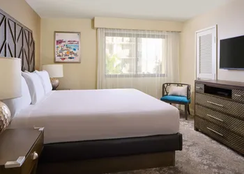 Aston Waikiki Beach Tower hotel thumbnail 7
