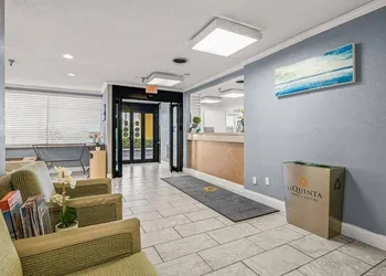 La Quinta Inn & Suites by Wyndham Tampa Brandon West hotel thumbnail 2