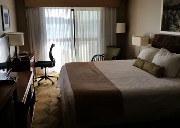 Best Western Plus Silverdale Beach Hotel hotel thumbnail 5