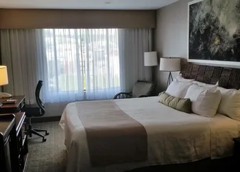 Best Western Plus Silverdale Beach Hotel hotel thumbnail 7