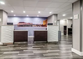 La Quinta Inn & Suites by Wyndham Myrtle Beach - N Kings Hwy hotel thumbnail 5