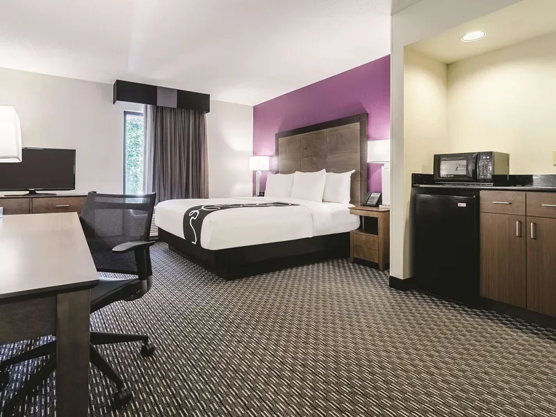 La Quinta Inn & Suites by Wyndham Myrtle Beach - N Kings Hwy hotel detail image 6