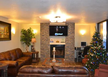 Days Inn by Wyndham Southern Hills/ORU hotel thumbnail 5