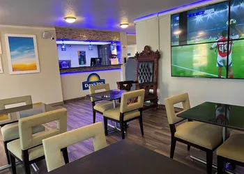 Days Inn by Wyndham Southern Hills/ORU hotel thumbnail 8