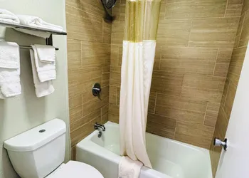 Newnan Lodge hotel thumbnail 7
