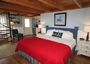 Glen Cove Inn & Suites hotel thumbnail 7