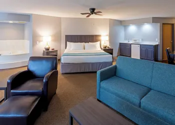 Paynesville Inn And Suites hotel thumbnail 5