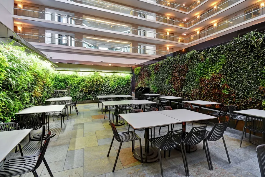 Embassy Suites by Hilton Chicago Downtown Magnificent Mile hotel detail image 2