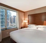Embassy Suites by Hilton Chicago Downtown Magnificent Mile hotel detail image 7