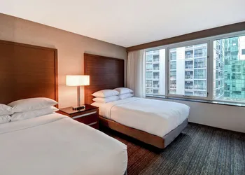 Embassy Suites by Hilton Chicago Downtown Magnificent Mile hotel thumbnail 8